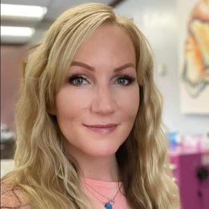 Meet your Posher, Maurissa